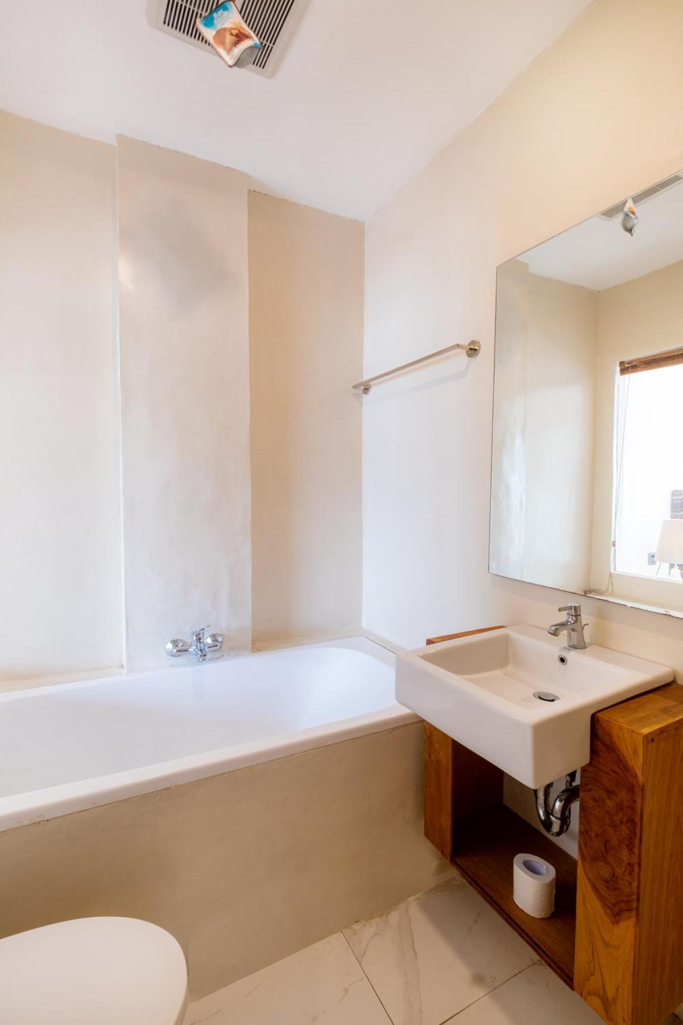 Amp Beach House Toyapakeh Номер фото